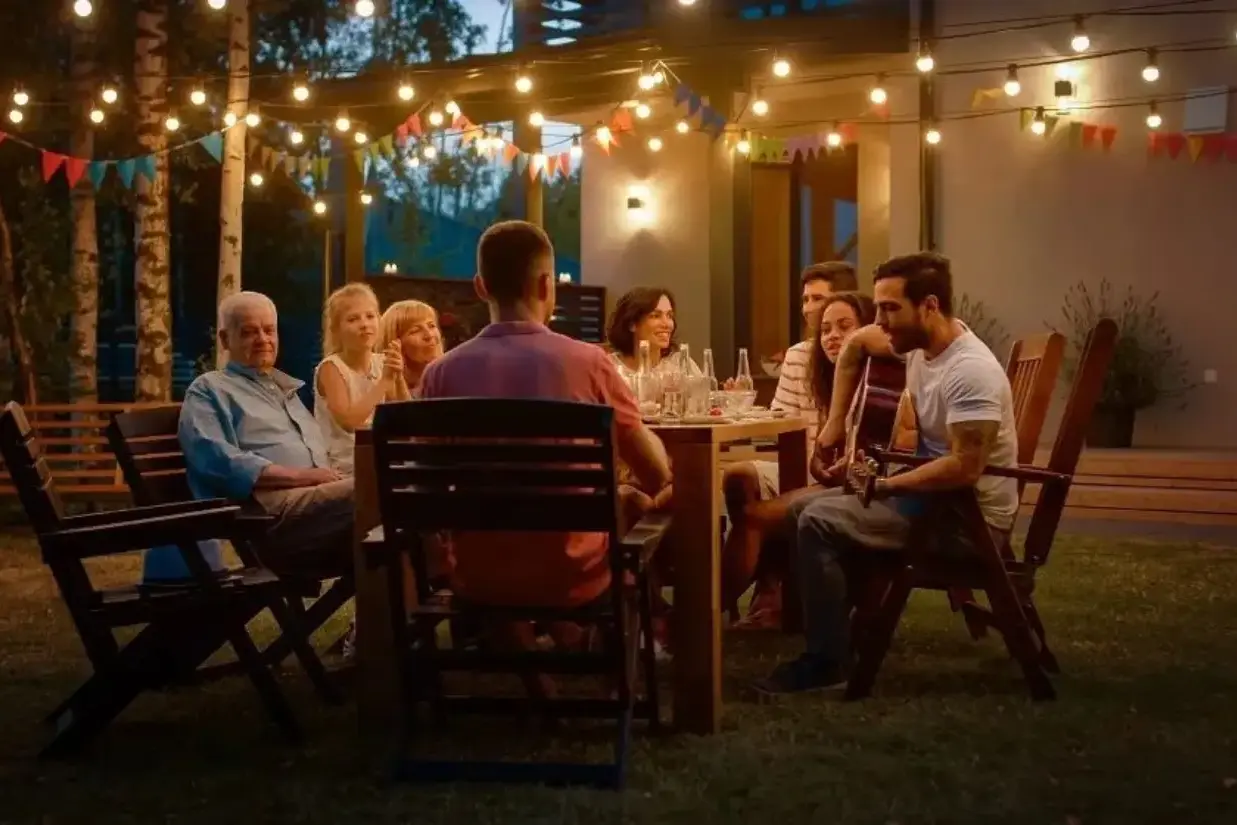 West Island pest control family gathering in backyard